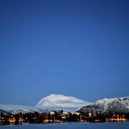 Centrally Located Spacious 2br With View Διαμέρισμα