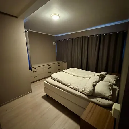 Centrally Located Spacious 2br With View شقة ترومسو