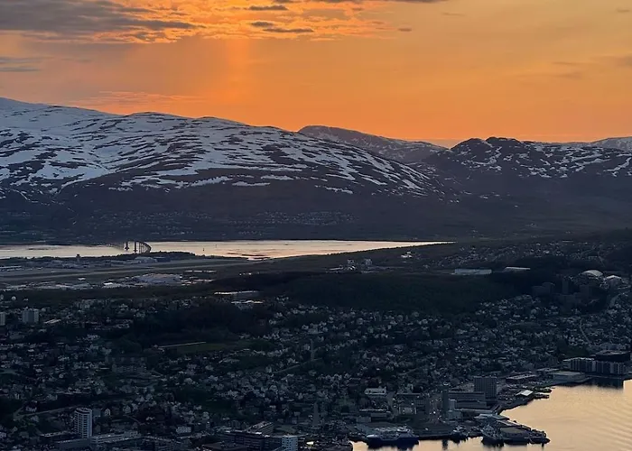 Apartamento Centrally Located Spacious 2br With View Tromsø