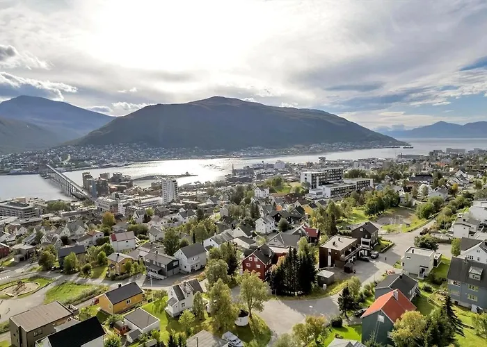 Centrally Located Spacious 2br With View Apartamento Tromsø