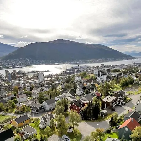 Centrally Located Spacious 2br With View Apartamento Tromsø